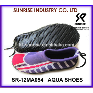 SR-14WA054 Belle dame marche sur chaussures d'eau aqua chaussures d'eau chaussures aqua chaussures d'eau chaussures de surf